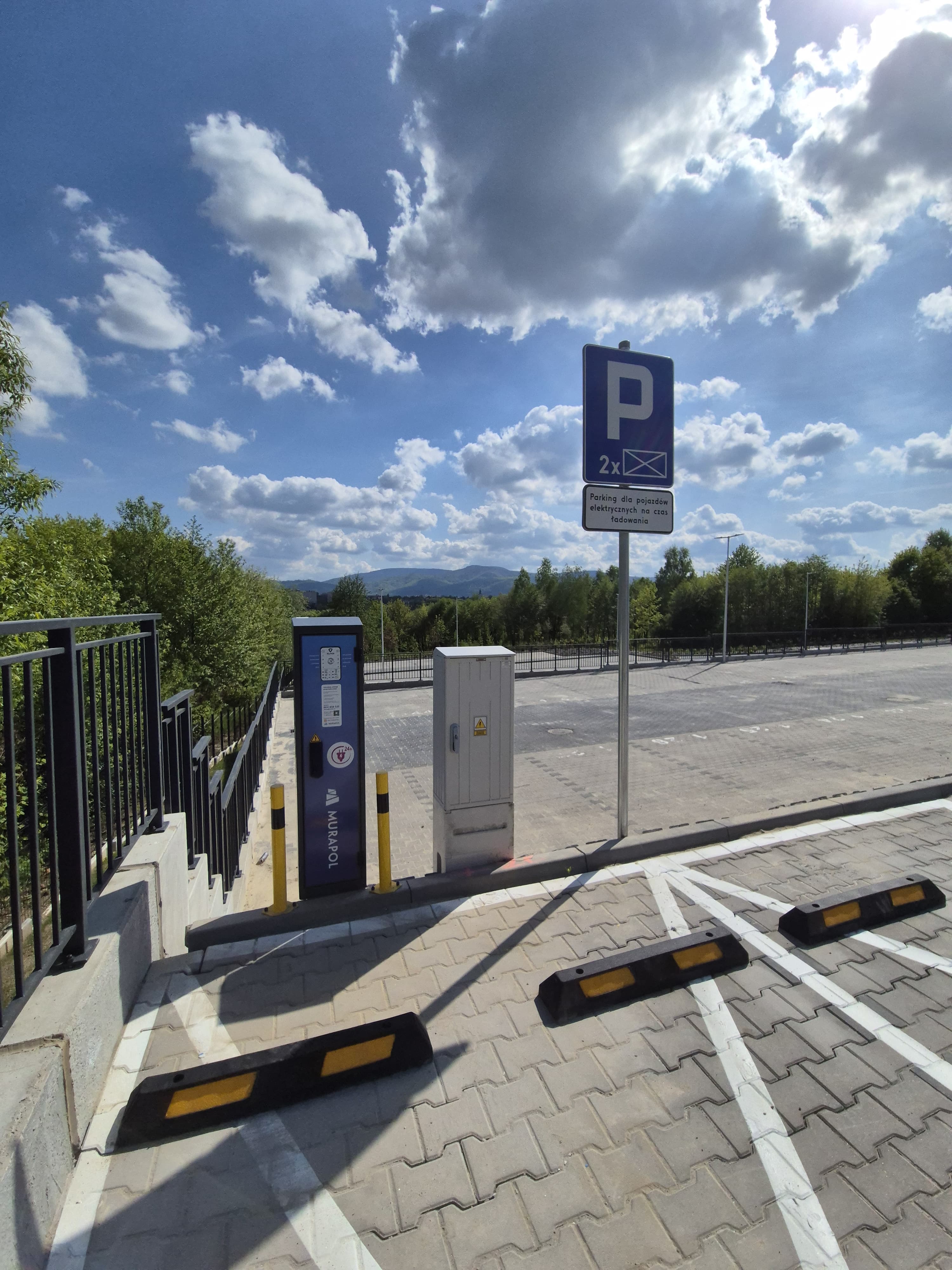 Realizacja stacji ładowania EV